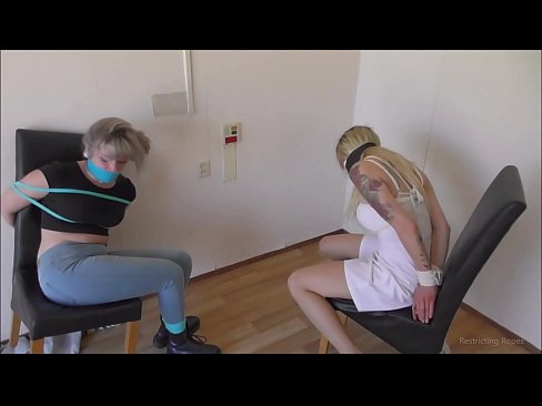 ❤️ Süchtig / gefesselt und geknebelt / Jungfrau in Nöten ️ Anal video bei uns de.porncomixone.ru ❌